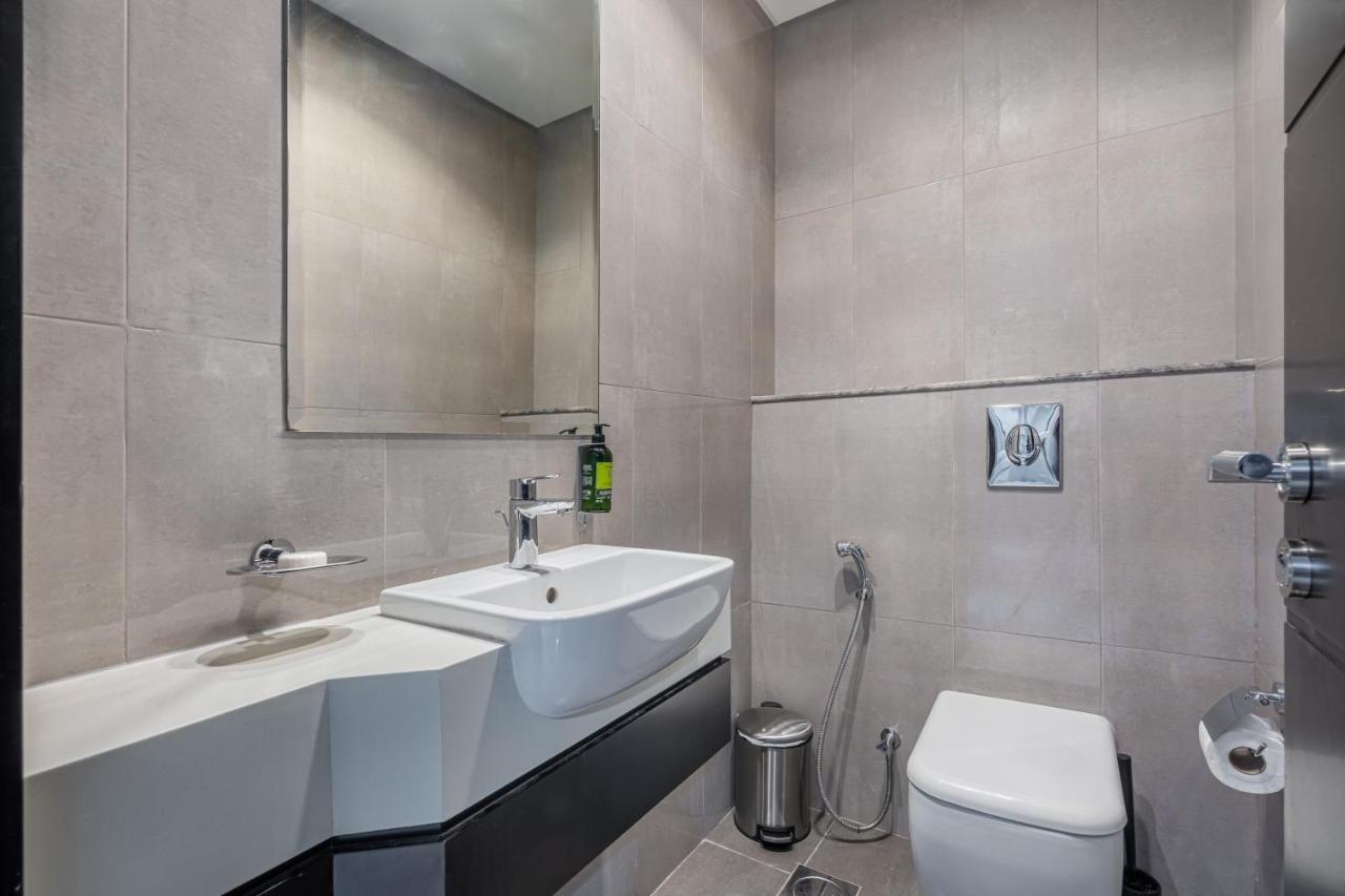 Citihome - 1Br At Merano Tower By Damac Dubai Exteriör bild